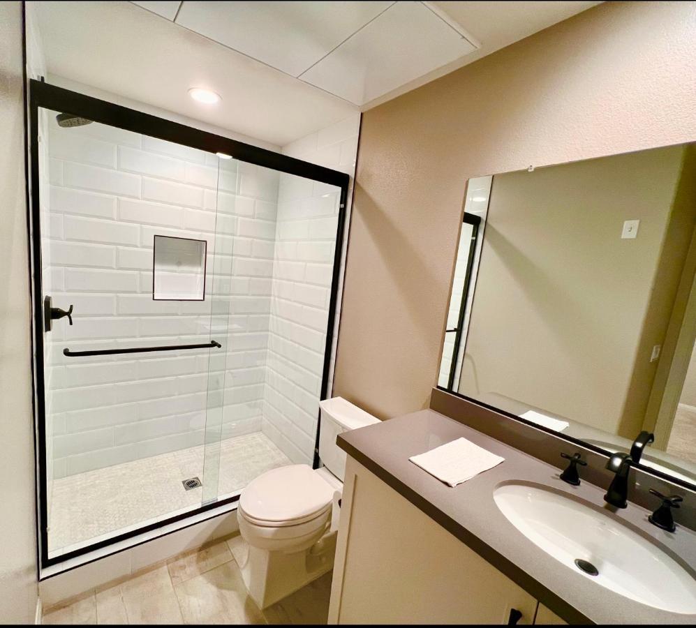 Spacious Suite W/Private Living Room & Bathroom Victorville Extérieur photo